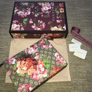 gucci large cosmetic bag